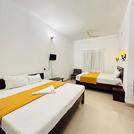 Pkn Homestay Thekkady Kumily Exterior photo